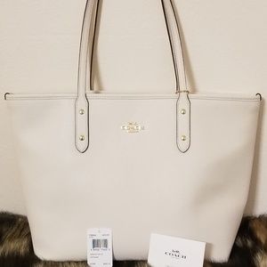 COACH Tote Purse with Zipper